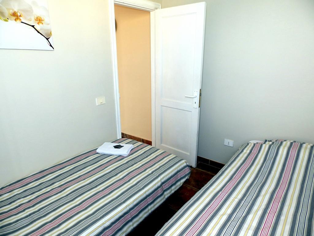 Apartamentos Medano - Atico Playa El Médano Quarto foto